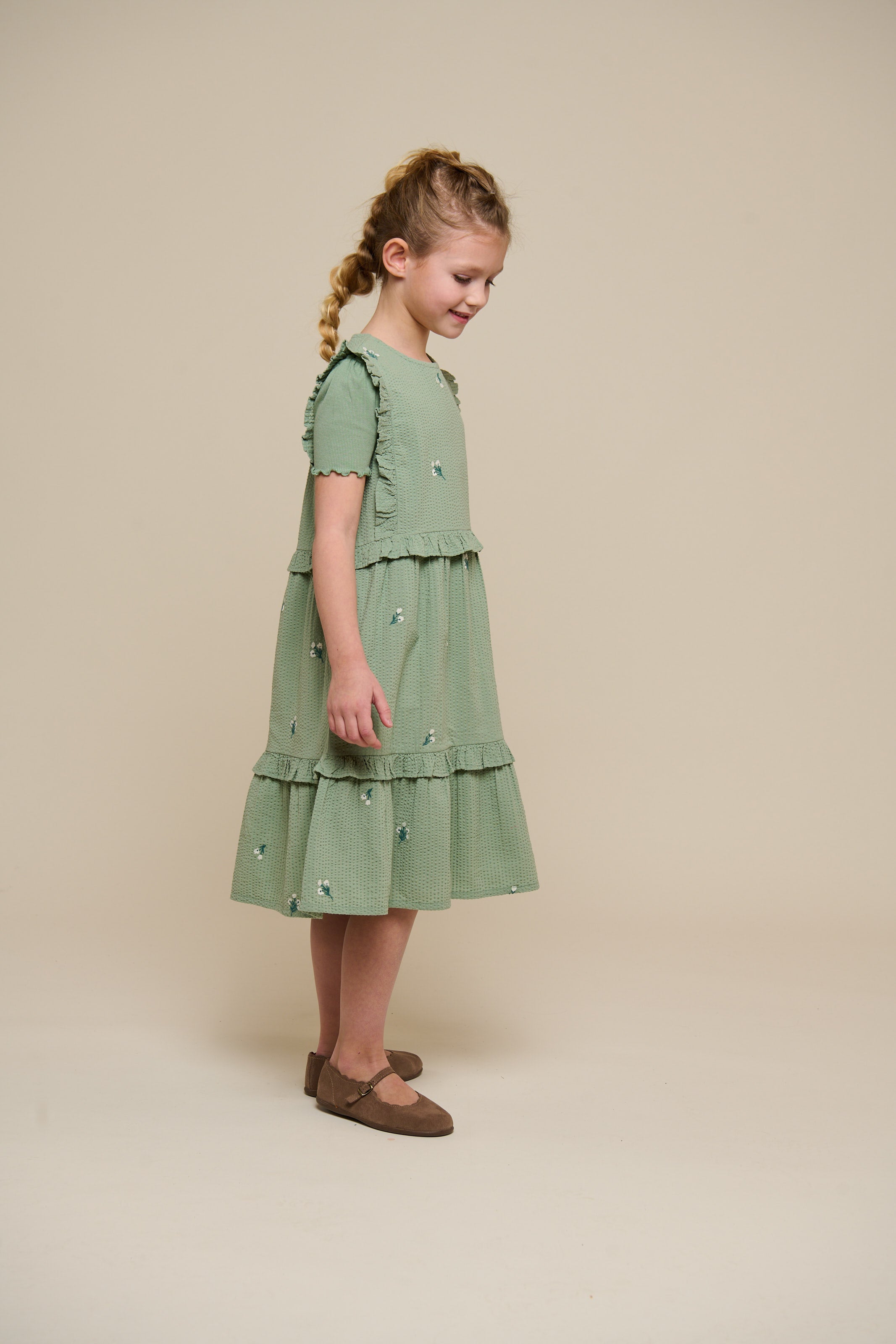 Besticktes Seersucker-Kleid - Tween - Dusty Green | 100977 Nora