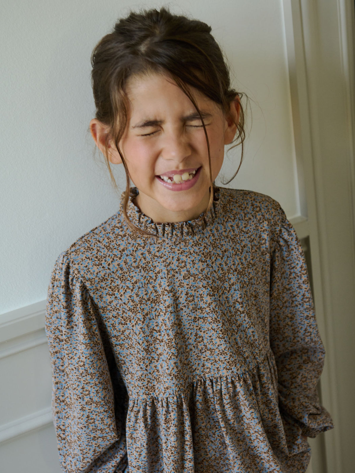 Kleingeblümte Jerseybluse mit Schößchen Kids - Blue/Brown | 101541 Heidi