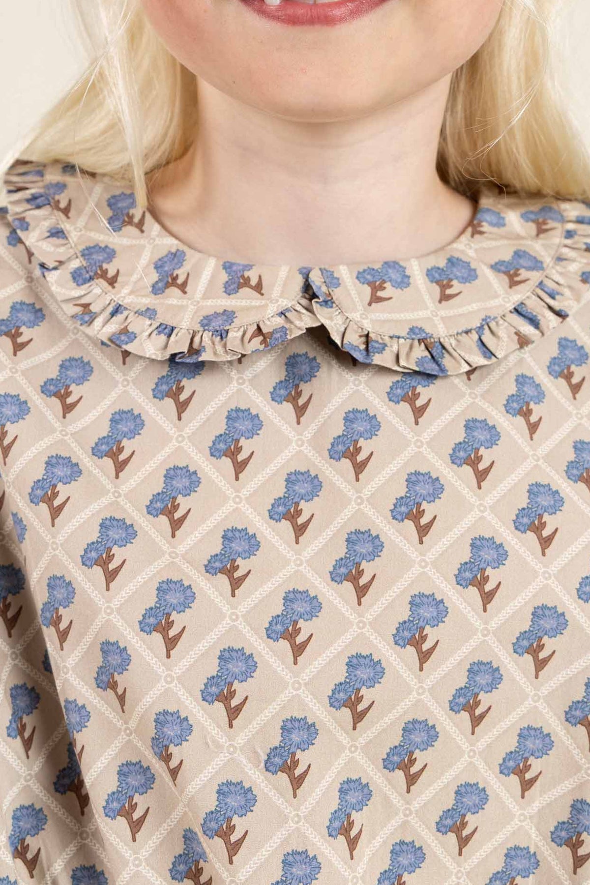 Bedruckte Popeline-Bluse aus Baumwolle mit Kragen - Kids - Caffe Latte w. Blue | 100726 Amine