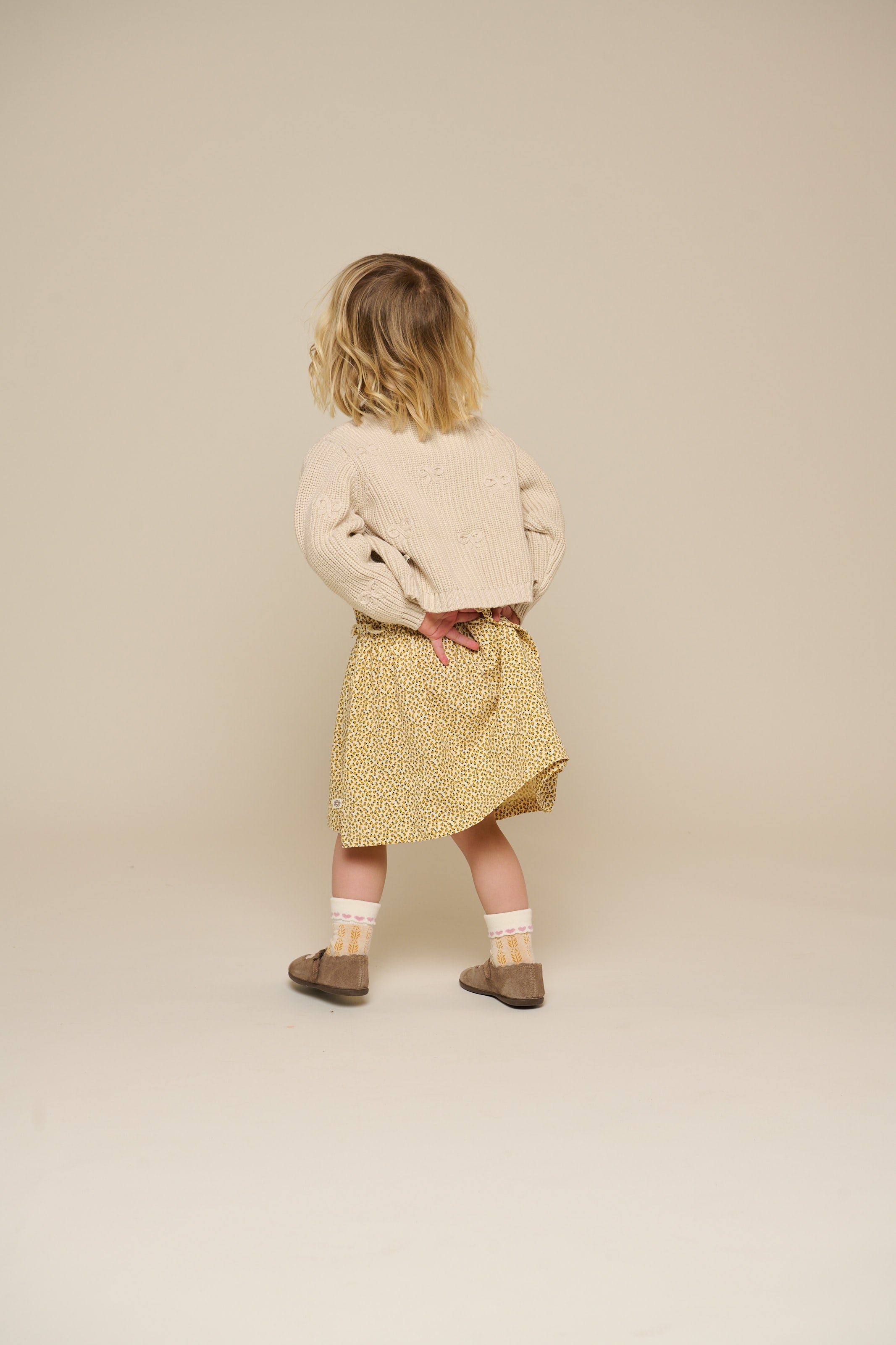 Baumwollstrickjacke mit Schleifen - Kids - Nature | 100790 Freya