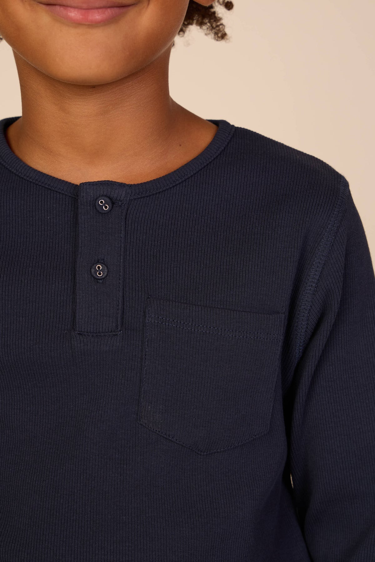 Geripptes Langarmshirt mit Knopfleiste Tween - Navy | 101592 Conrad