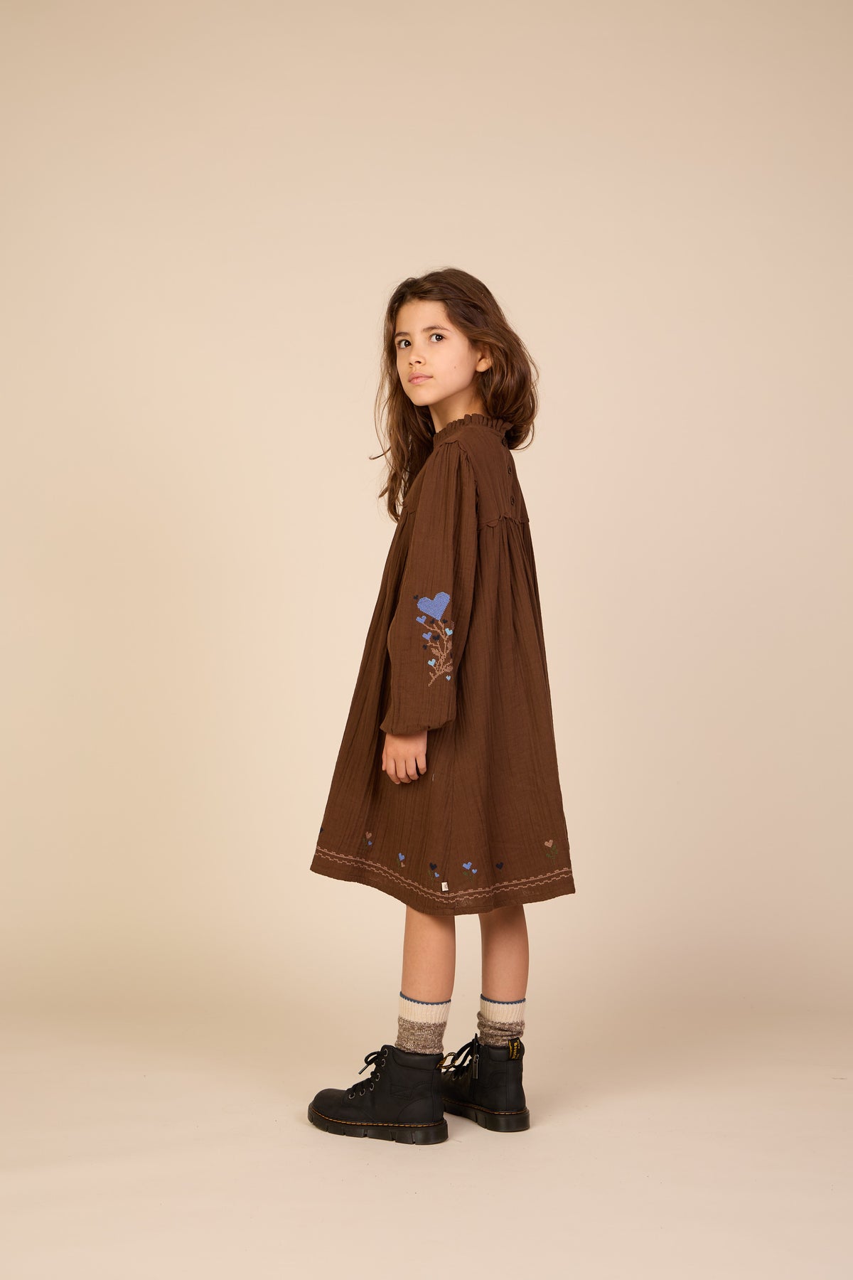 Musselinkleid mit Kreuzstichstickerei Tween - Brown | 101468 Laureen
