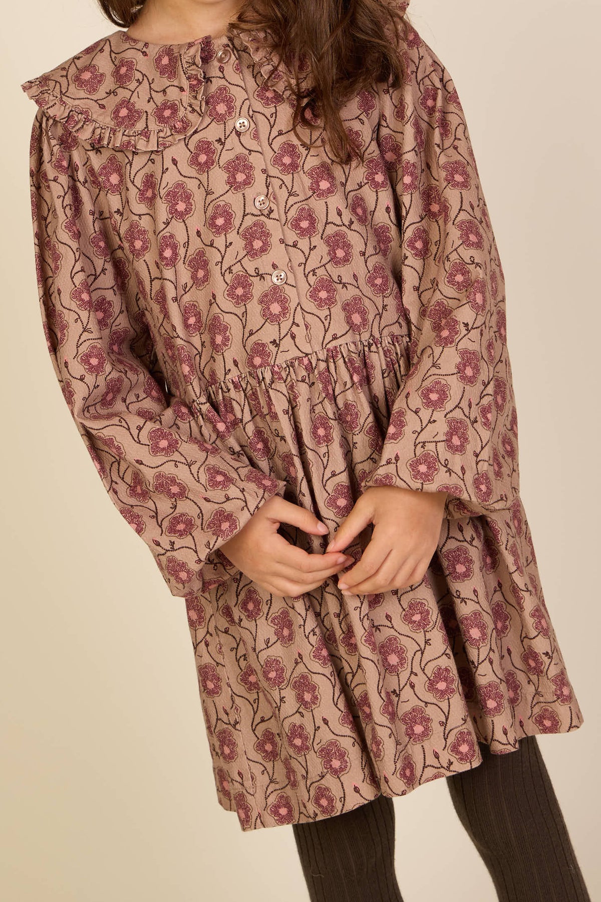 Geblümtes Baumwollkleid mit Rüschenkragen Kids - Rose/Bordeaux | 101425 Nova