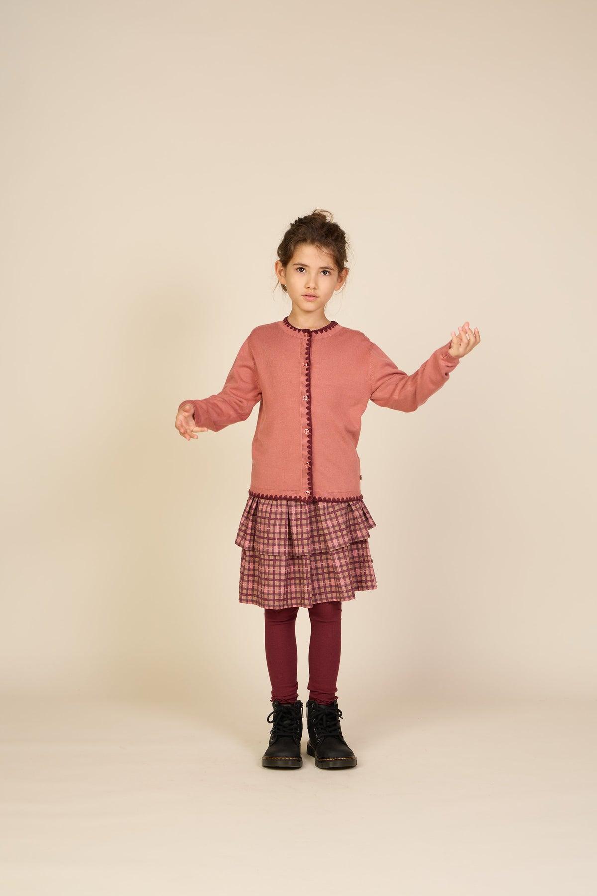 Strickjacke mit Kontrastnähten Tween - Dusty Rose/Bordeaux | 101635 Lia
