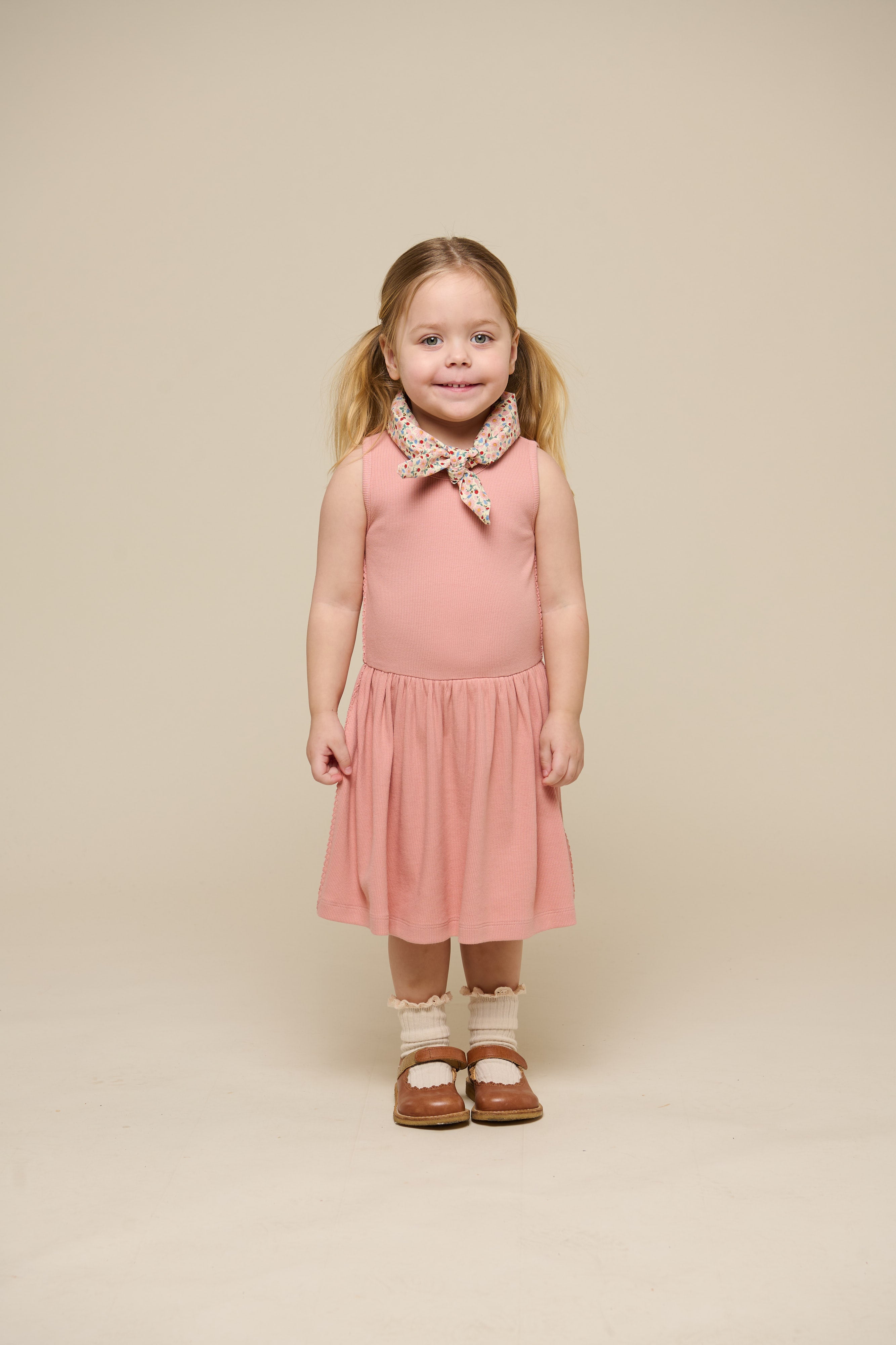 Ärmelloses Kleis aus Modalripp - Kids - Rose Tan | 101296 Lottie