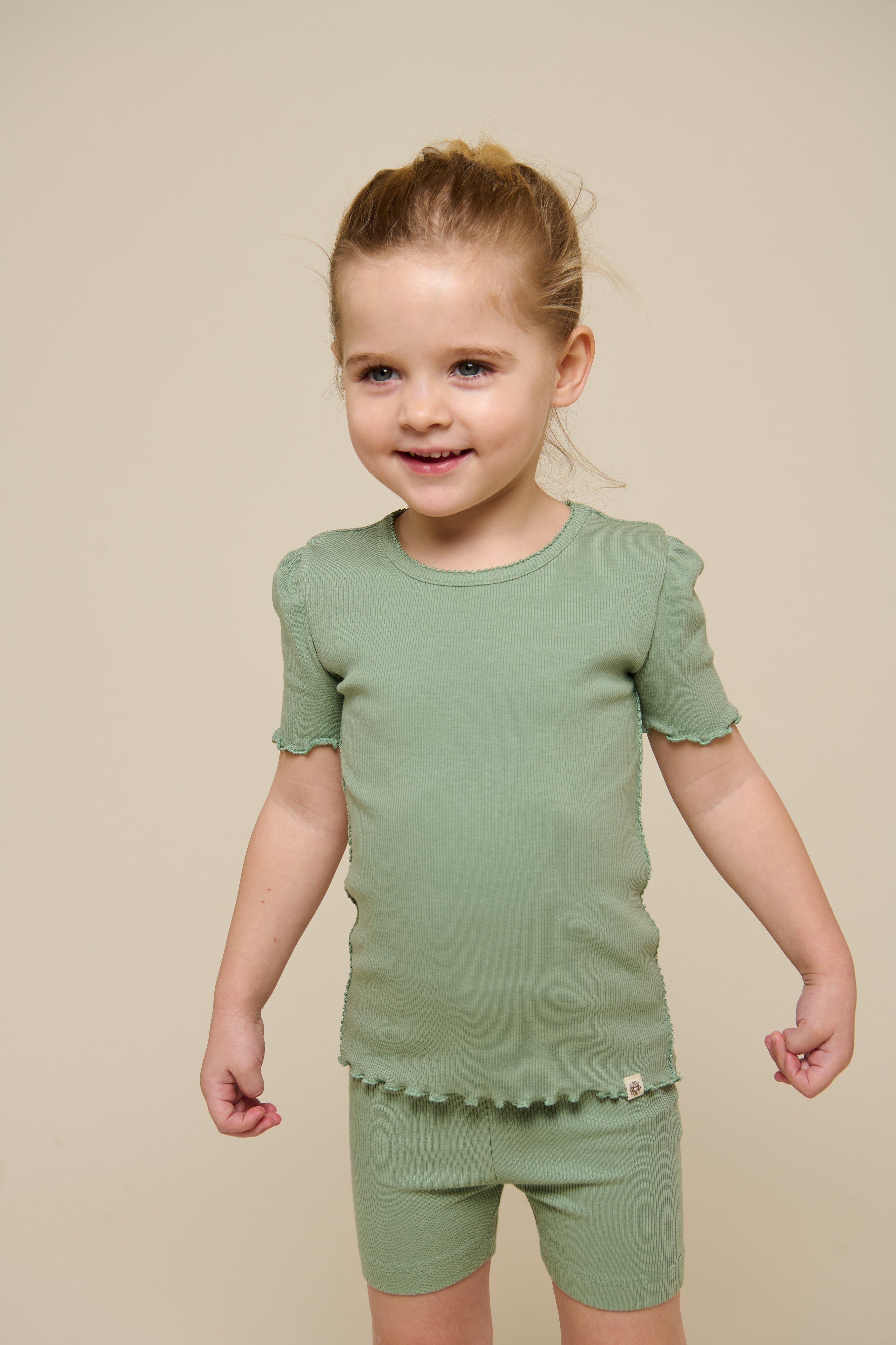 T-Shirt aus Modalripp - Kids - Dusty Green | 101302 Lottie