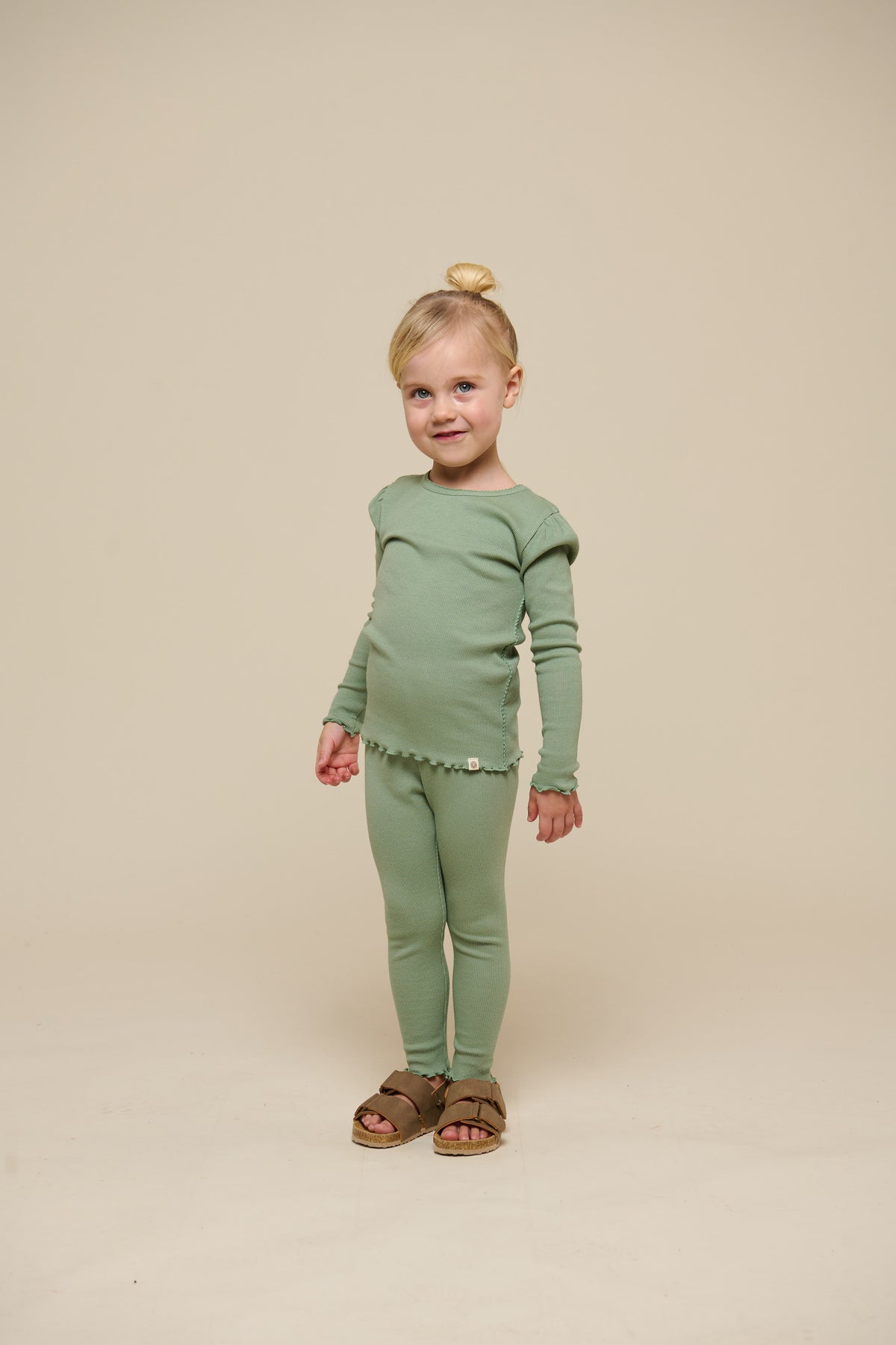 Langärmeliges T-Shirt aus Modalripp - Kids - Dusty Green | 101310 Lottie