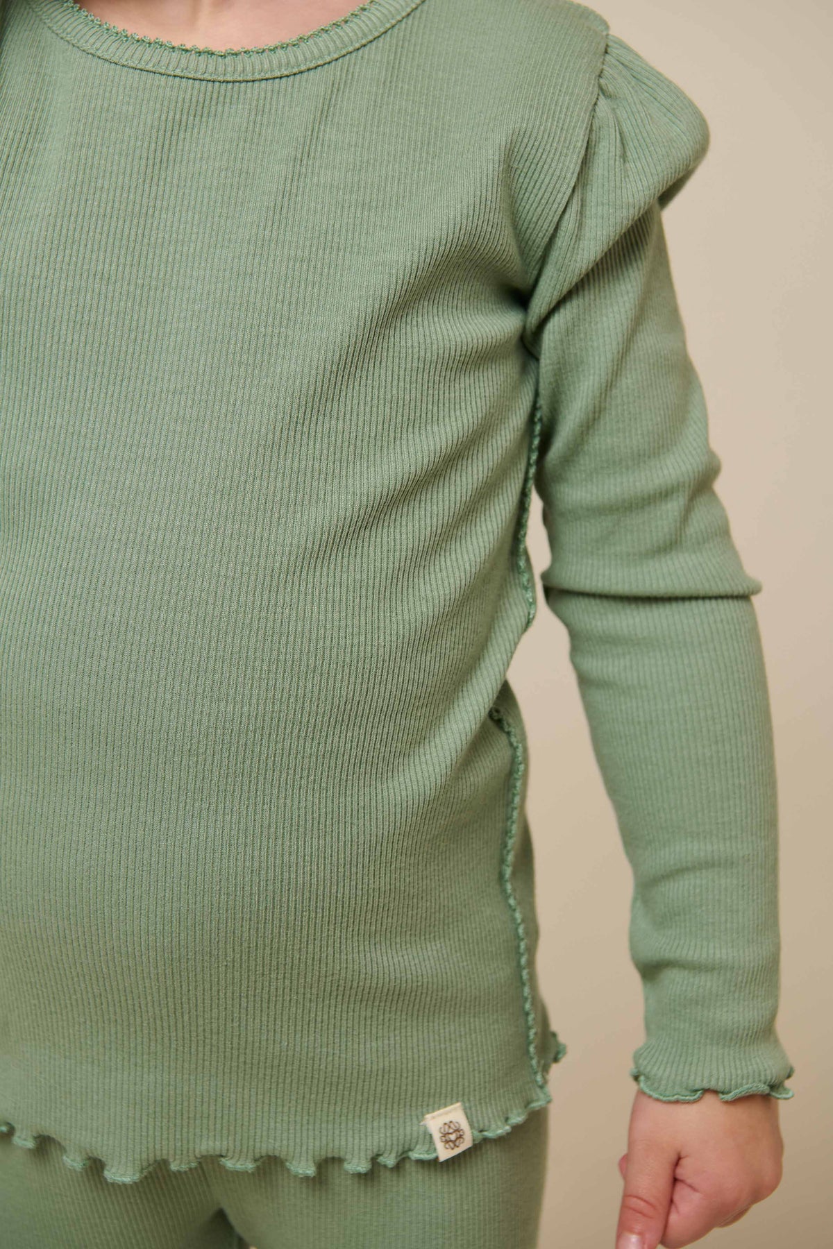 Langärmeliges T-Shirt aus Modalripp - Kids - Dusty Green | 101310 Lottie