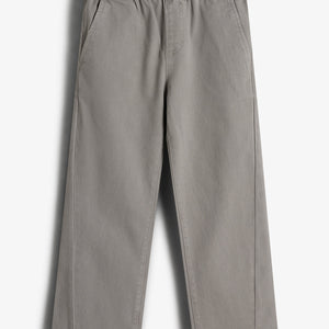Graue Hose mit elastischem Bund hängt flach in der Luft; einfache, gerade Passform auf weißem Hintergrund ohne Dekorationen.