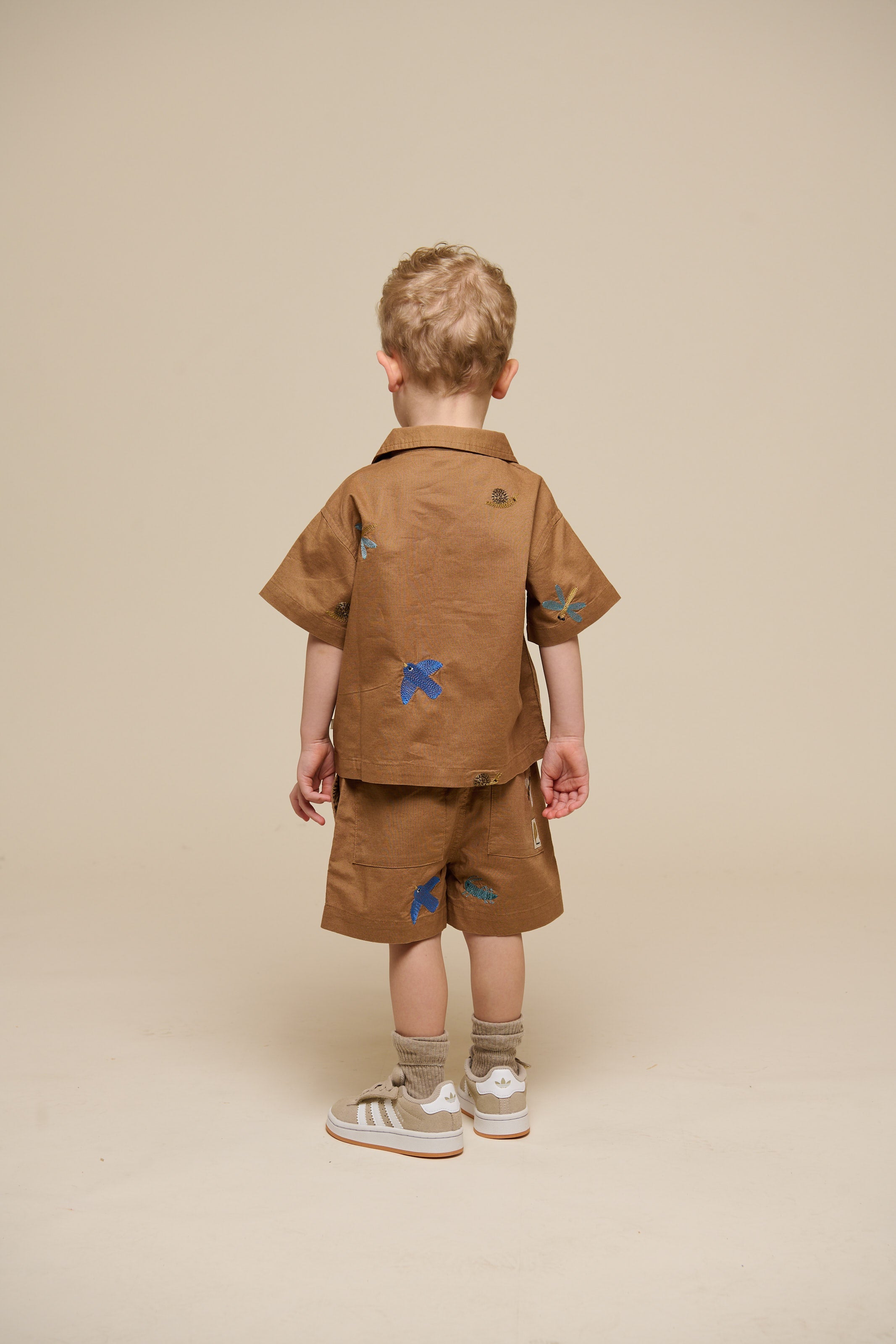 Besticktes Kurzarm-Baumwollhemd - Kids - Coconut | 101062 Erik
