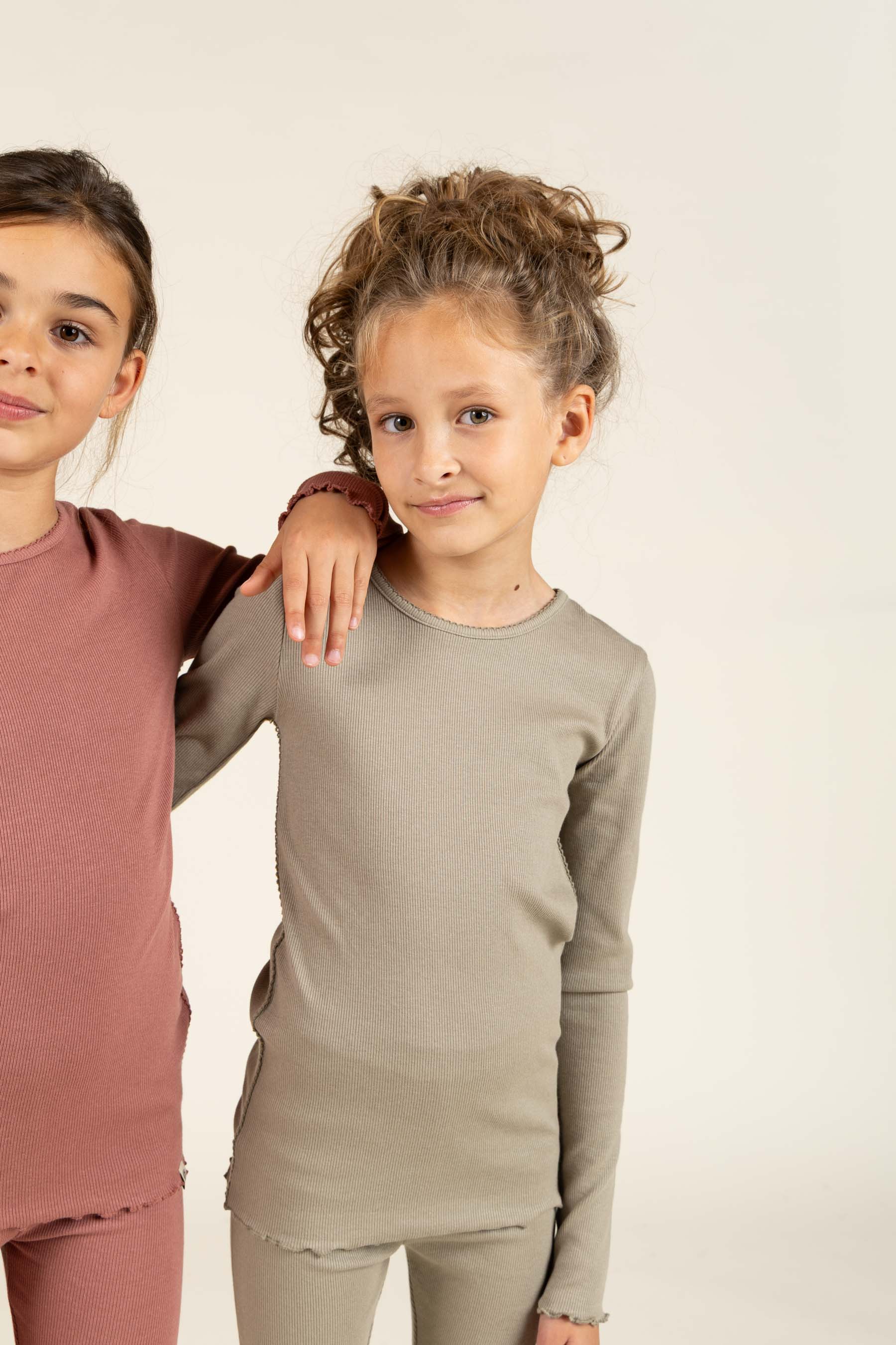 Langärmeliges T-Shirt aus Modalripp mit Picot-Rand - Tween - Dusty Green | 100583 Mia