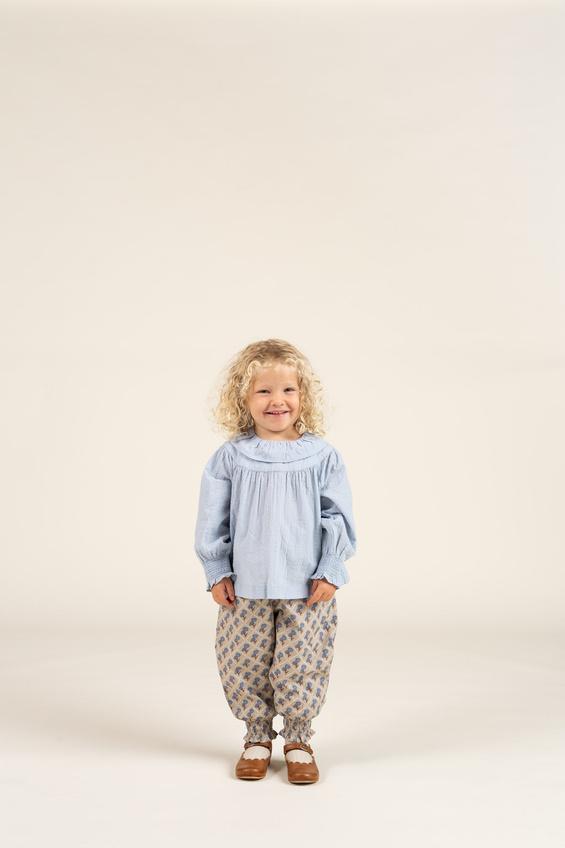 Bedruckte Popeline-Hose aus Baumwolle - Kids - Caffe Latte w. Blue | 100724 Amine