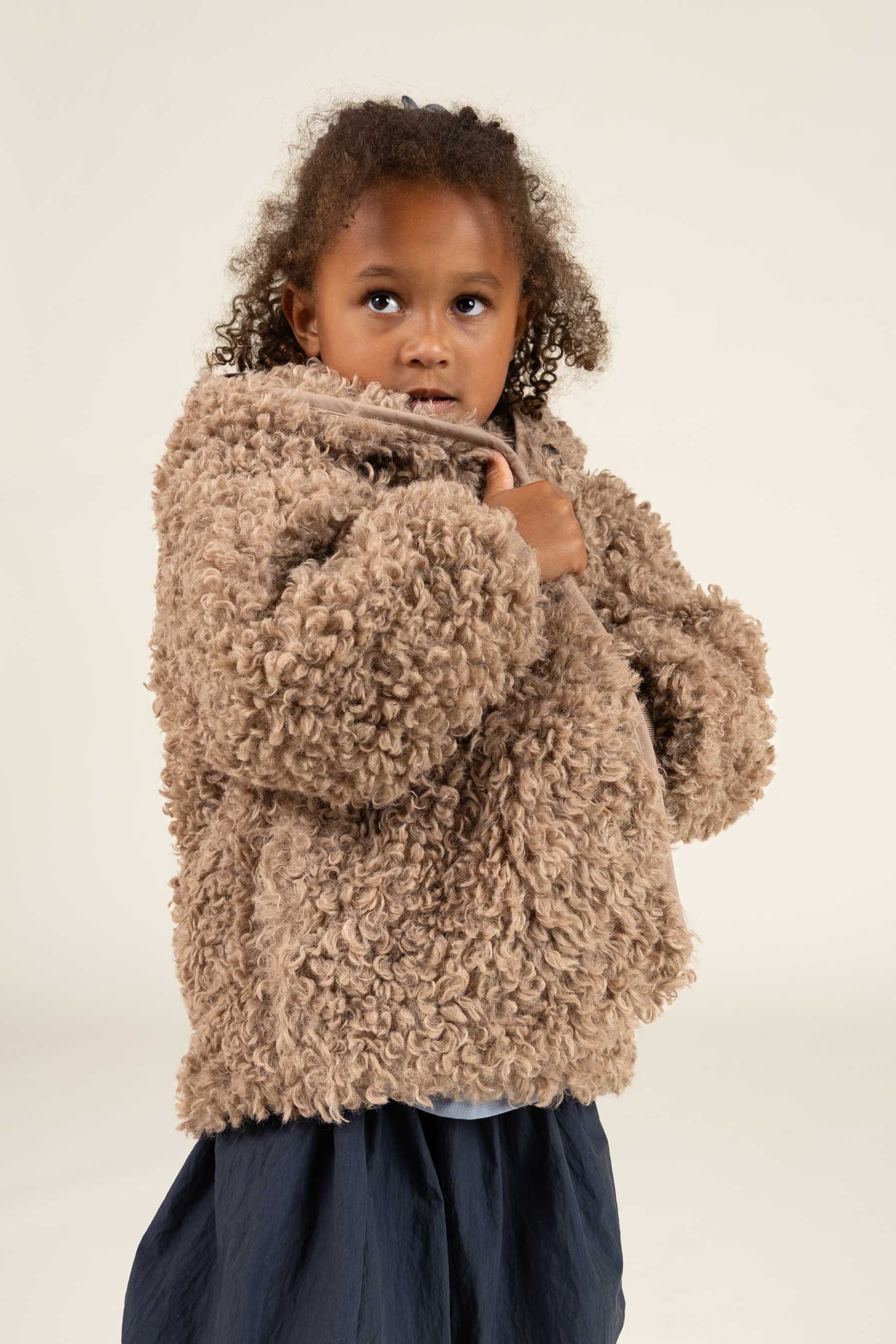 Teddy-Kapuzenjacke mit Rippenbündchen - Kids - Caffe Latte | 100546 Ellie