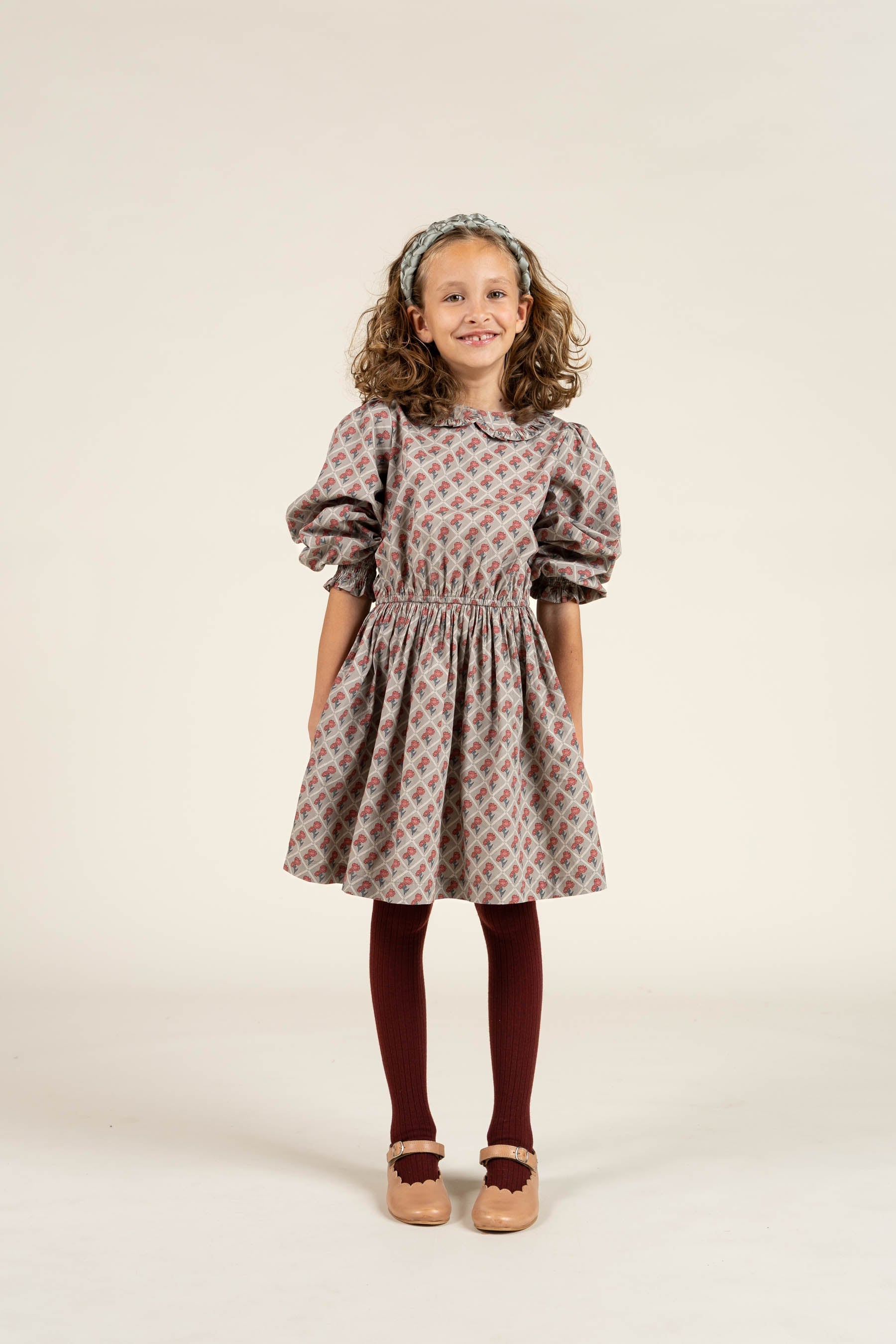 Bedrucktes Kleid aus Baumwollpopeline mit Gummizug in der Taille - Tween - Green w. Vintage Red | 100800 Amine