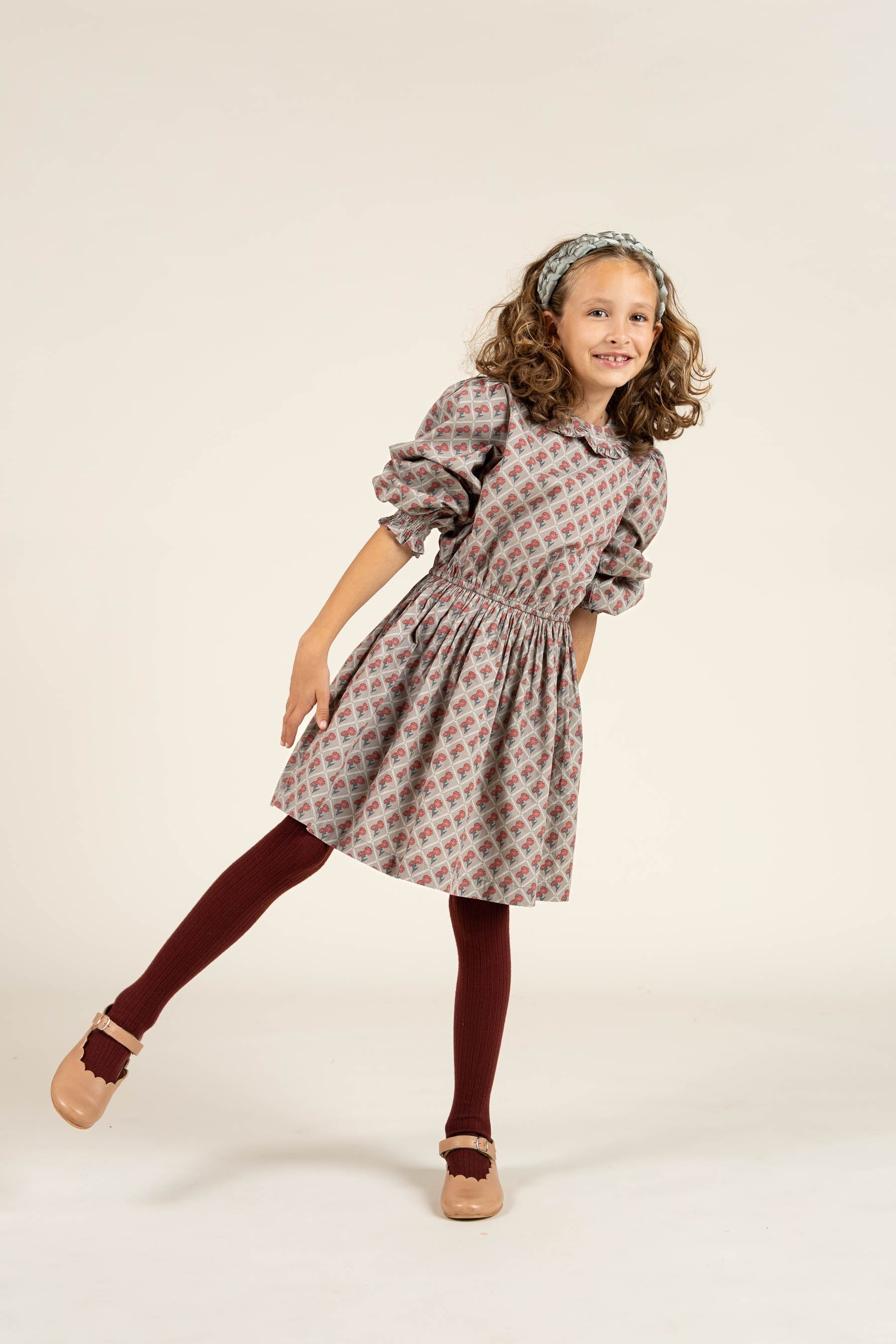 Bedrucktes Kleid aus Baumwollpopeline mit Gummizug in der Taille - Tween - Green w. Vintage Red | 100800 Amine