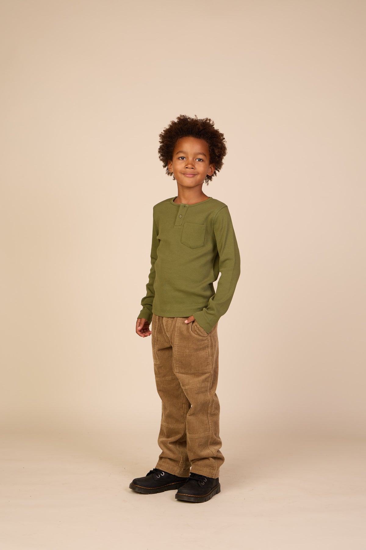 Geripptes Langarmshirt mit Knopfleiste Tween - Moss Green | 101594 Conrad