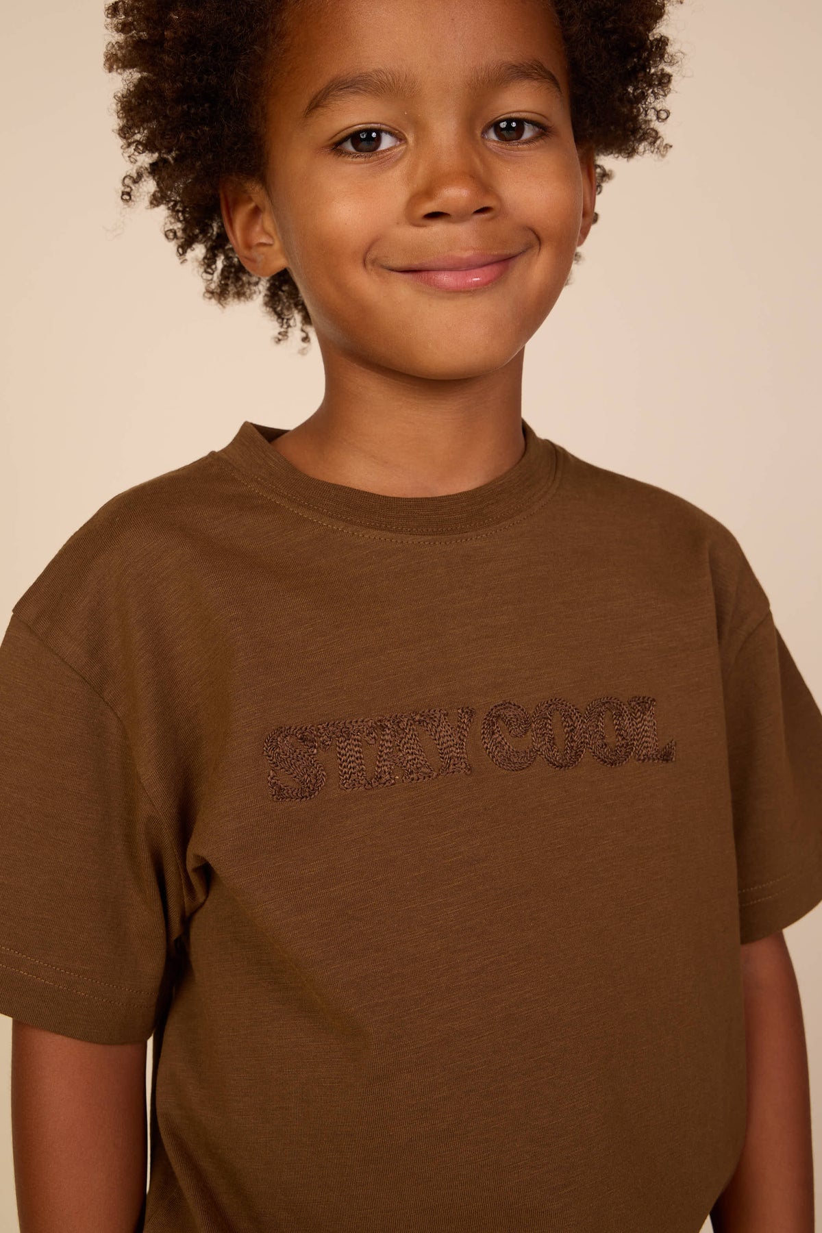 Slub-Jersey T-Shirt mit Stickerei - Tween - Dark Brown | 101158 Villum