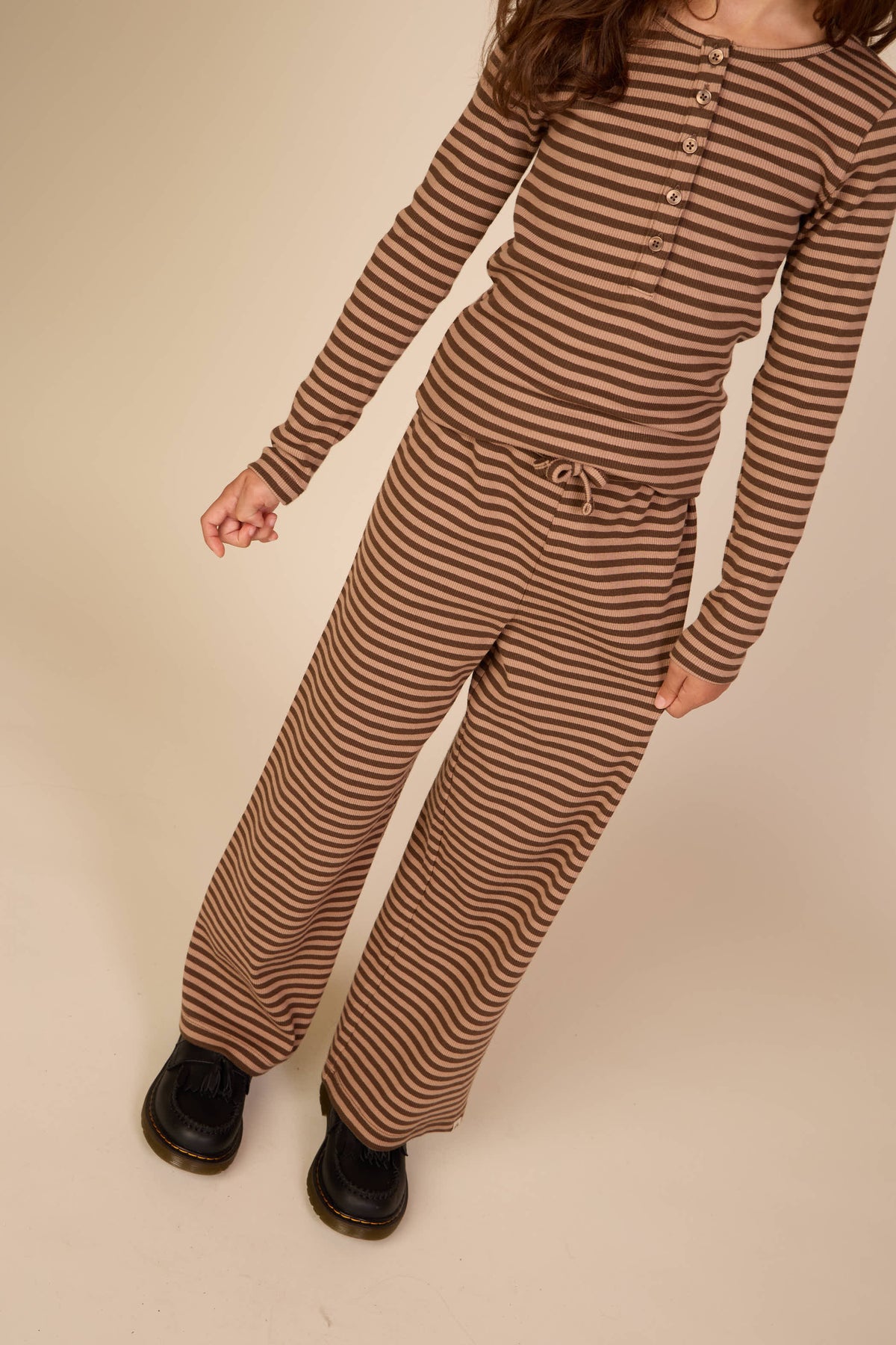 Gestreifte Hose aus Rippstoff mit weitem Bein Tween - Brown/Light Brown | 101606 Gloria