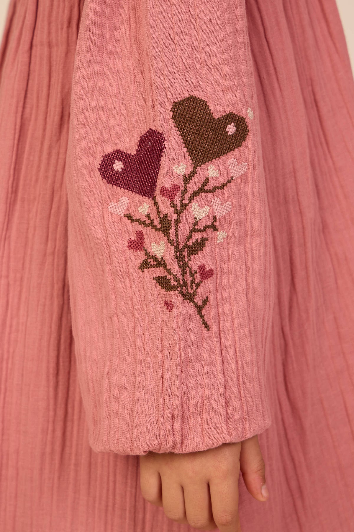 Musselinkleid mit Kreuzstichstickerei Kids - Dusty Rose | 101465 Laureen