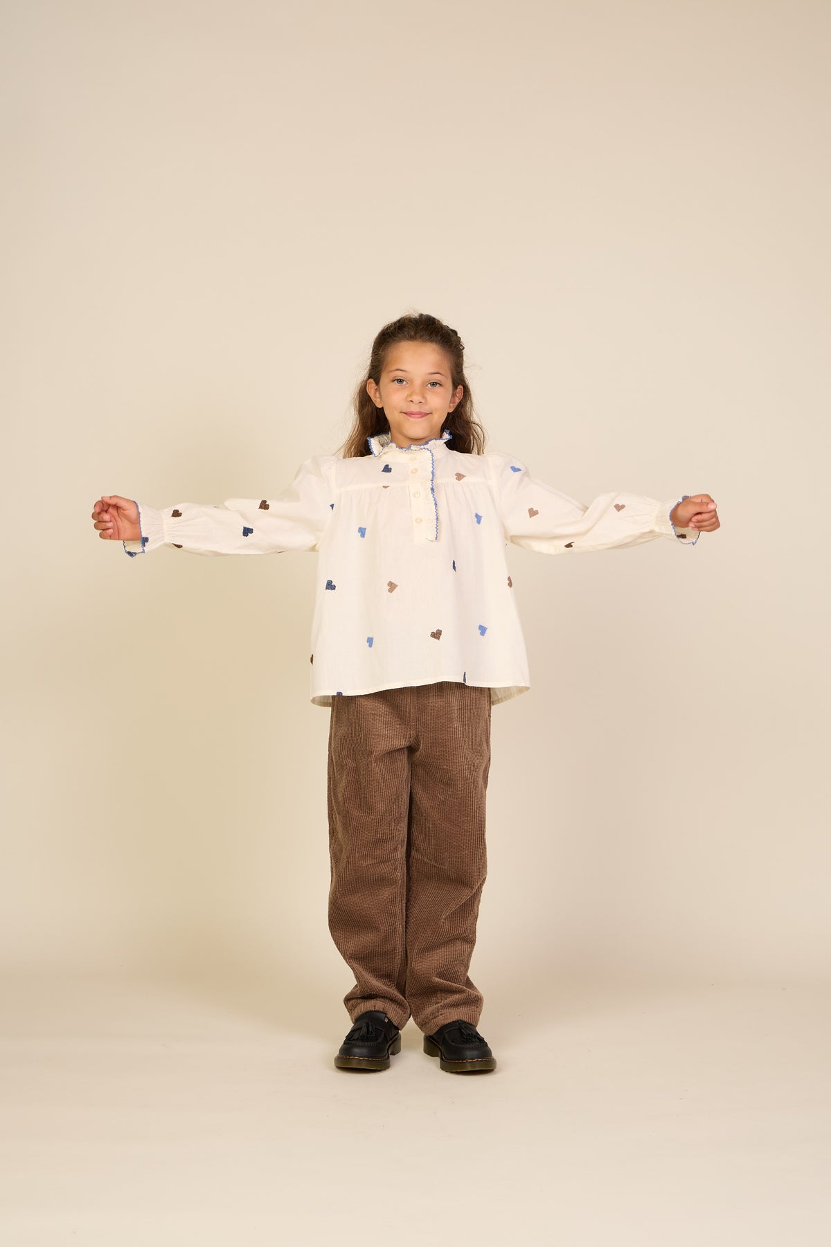Baumwollbluse mit Herzstickerei Tween - Blue/Brown | 101456 Elina