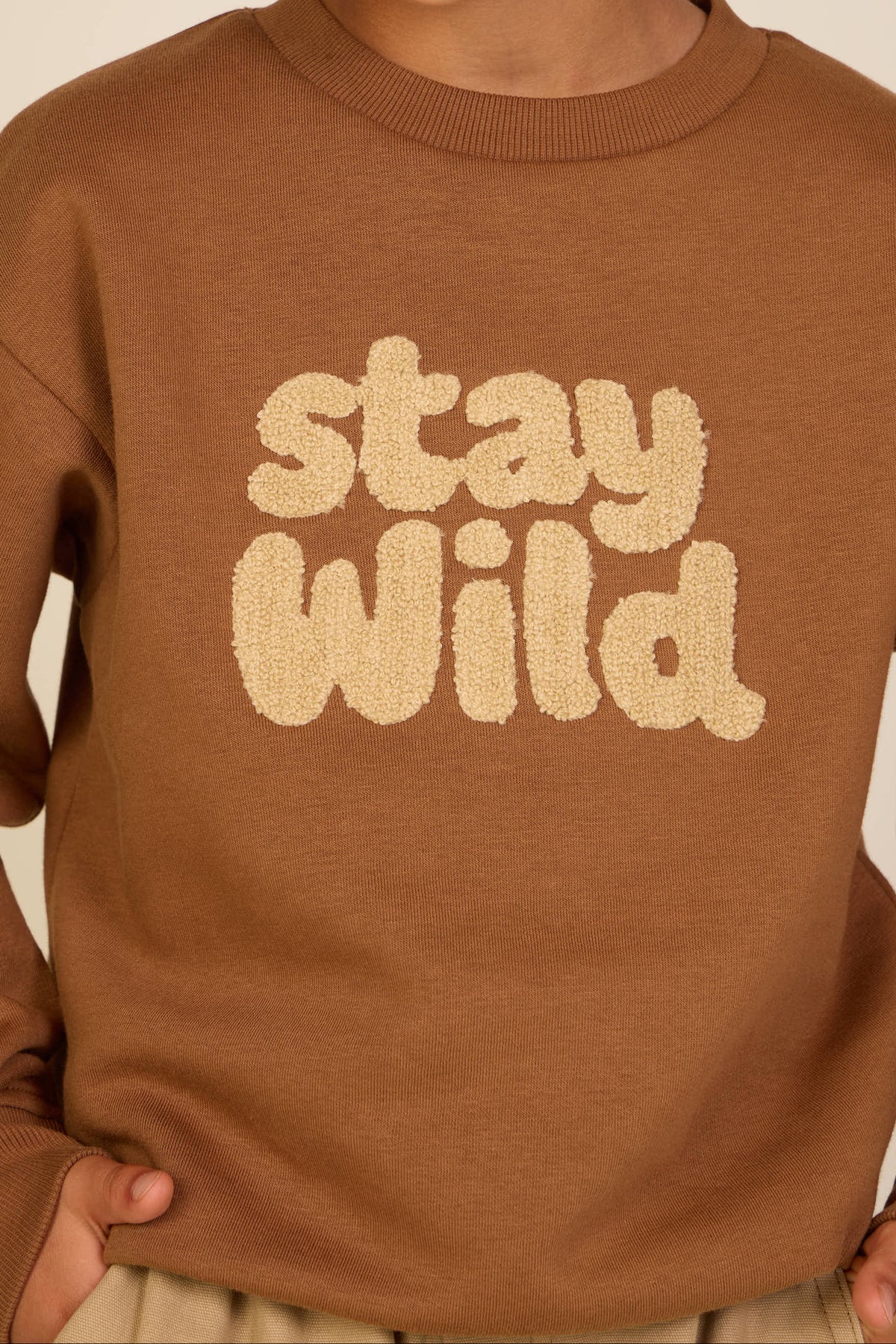 Rundhals-Sweatshirt mit Frottee-Stickerei Kids - Toffee | 101620 Joel