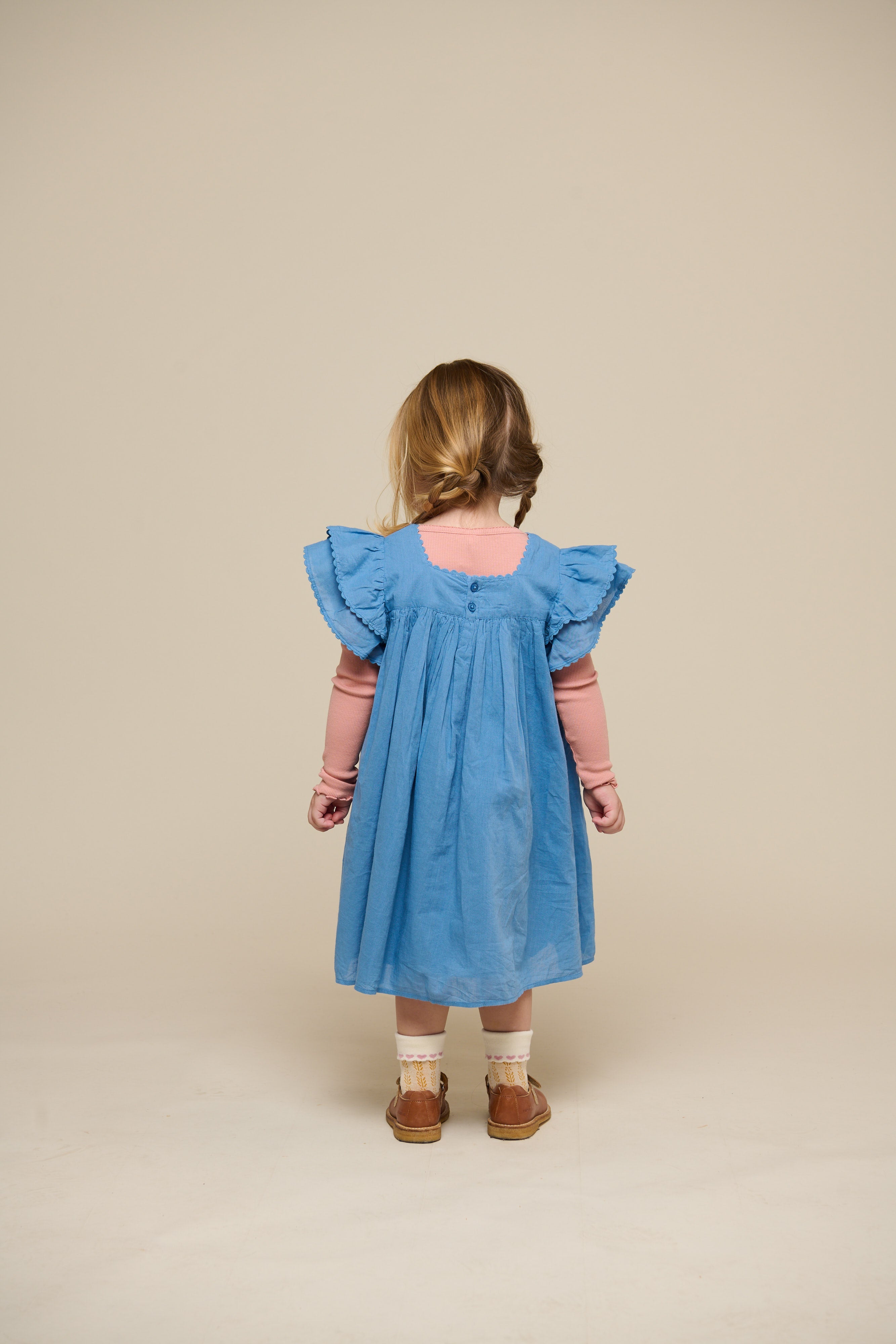 Baumwollkleid mit Zick Zack Rüsche - Kids - Dusty Blue | 101036 Alma