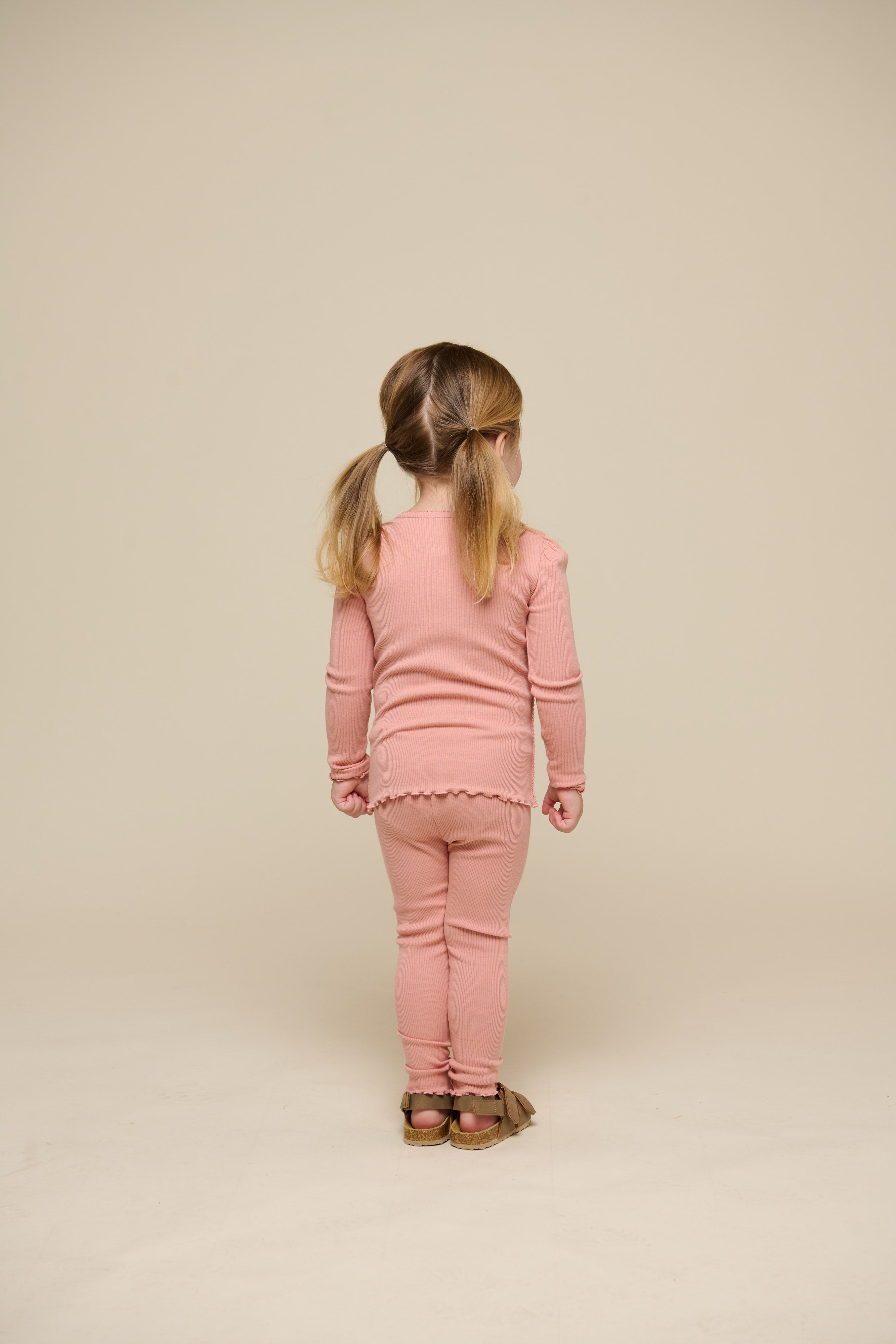 Langärmeliges T-Shirt aus Modalripp - Kids - Rose Tan | 101306 Lottie