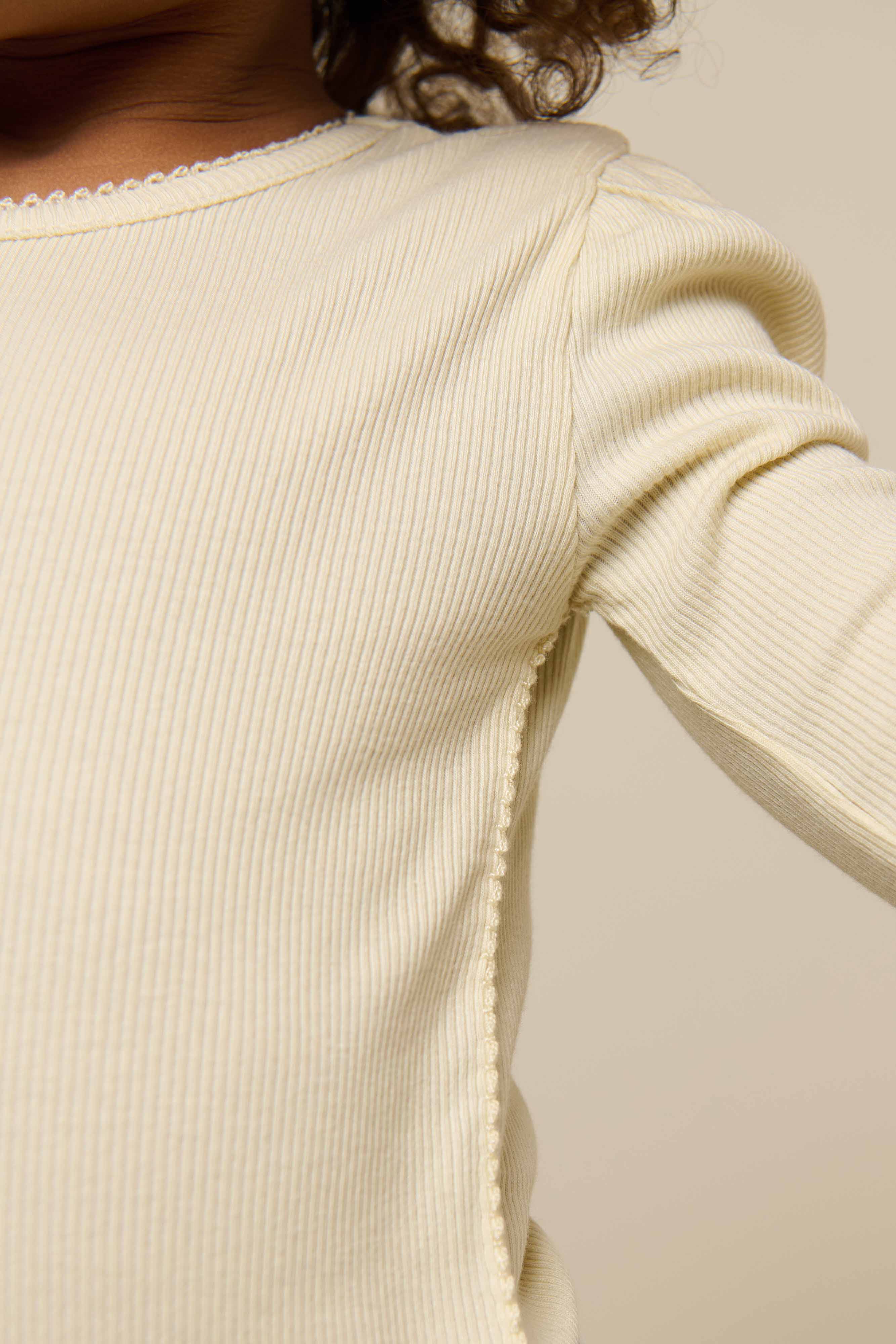 Langärmeliges T-Shirt aus Modalripp - Kids - OffWhite | 101312 Lottie